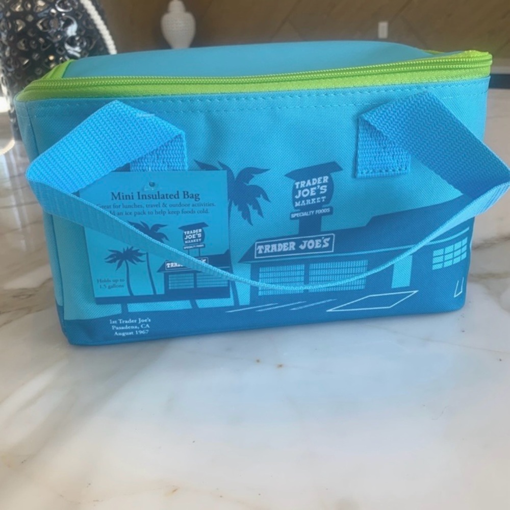 NWT * Trader Joe’s Mini Insulated Bag